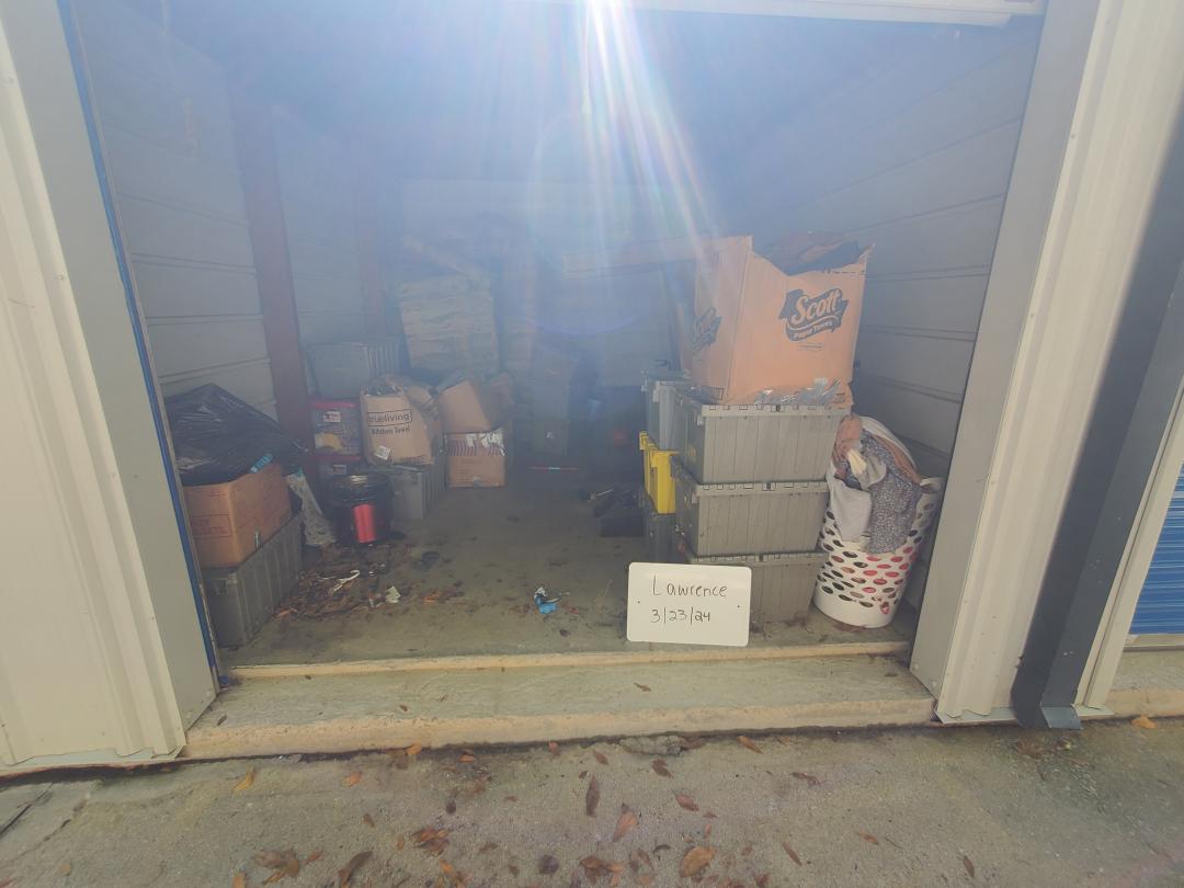 Storage Unit Auction in Tallahassee, FL at Morningstar of Tennessee